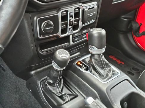 Used 2023 Jeep Wrangler Unlimited Sahara w/ Cold Weather Group image 24