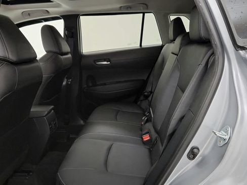 Used 2022 Toyota Corolla Cross XLE w/ Convenience Package AWD/4WD image 21