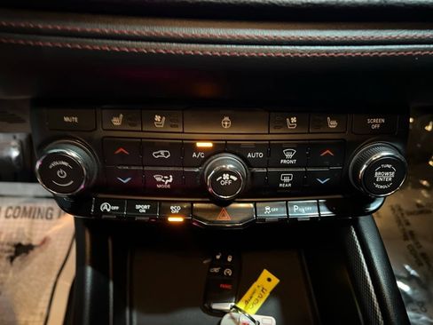 Used 2024 Dodge Durango GT RWD image 34