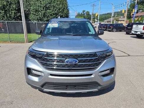 Used 2022 Ford Explorer XLT w/ Equipment Group 202A AWD/4WD image 12