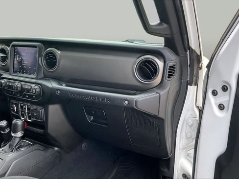 Used 2022 Jeep Wrangler Unlimited Sport AWD/4WD image 18