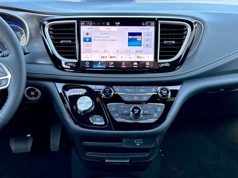 New 2026 Chrysler Pacifica Select image 22