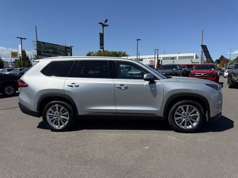 Used 2024 Toyota Grand Highlander Platinum image 15