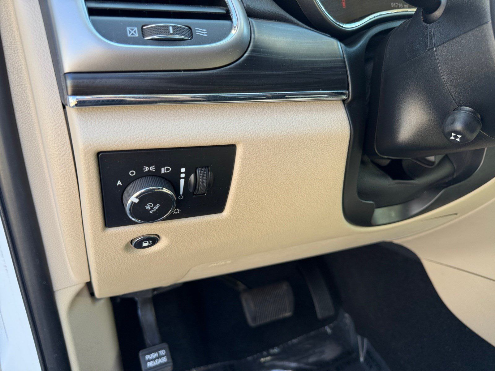 Used 2020 Jeep Grand Cherokee Limited w/ Luxury Group II AWD/4WD image 11