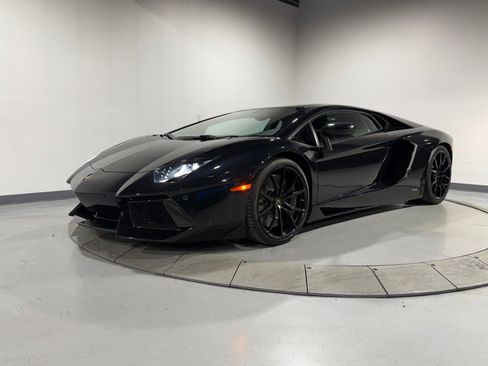 Used 2014 Lamborghini Aventador LP 700-4 image 3