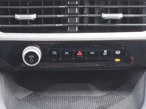 Used 2025 Ford Explorer Active RWD image 27