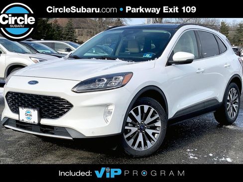 Used 2020 Ford Escape Titanium image 1