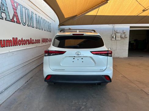 Used 2021 Toyota Highlander XSE image 4