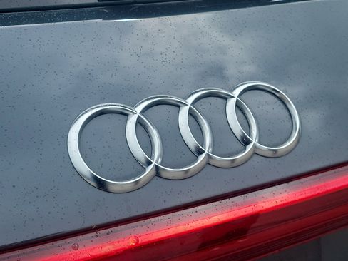 Used 2021 Audi e-tron Premium w/ Convenience Plus Package image 10