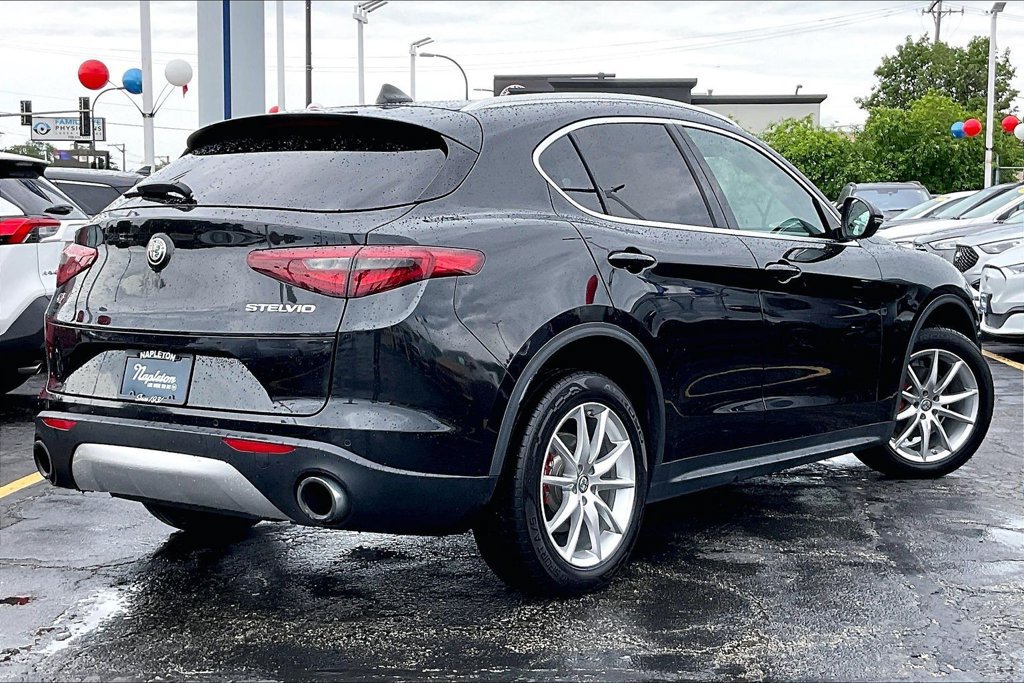 Used 2018 Alfa Romeo Stelvio Ti AWD/4WD image 12