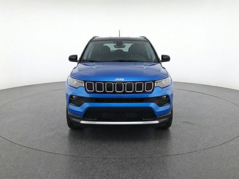 Used 2025 Jeep Compass Limited AWD/4WD image 2