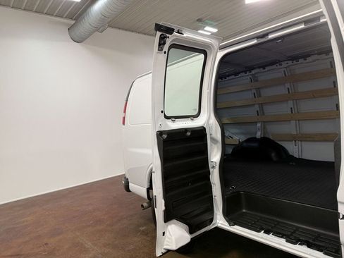 Used 2024 GMC Savana 2500 w/ Driver Convenience Package image 68