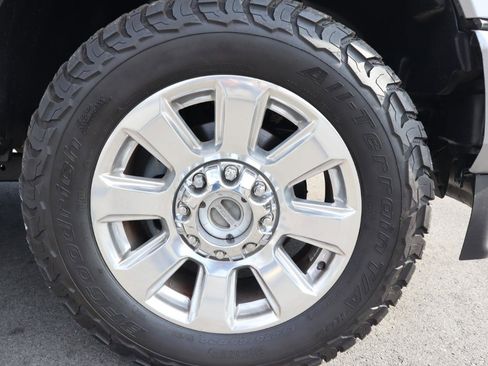 Used 2022 Ford F350 Platinum image 18