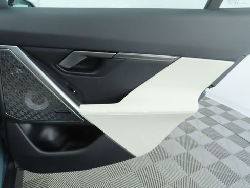 Certified 2025 BMW 530i w/ Premium Package image 29