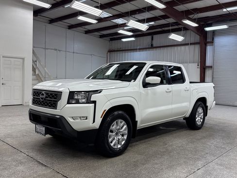 Used 2024 Nissan Frontier SV w/ SV Convenience Package image 1