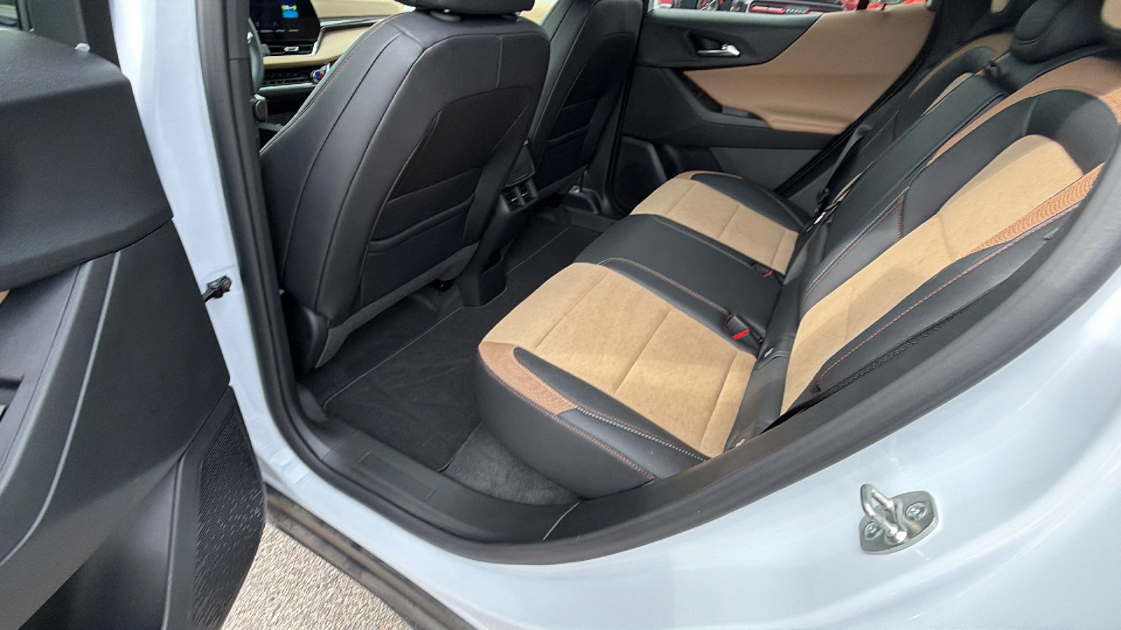 Used 2026 Chevrolet Equinox ACTIV w/ Safety and Technology Package FWD image 23