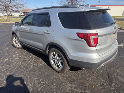 Used 2016 Ford Explorer XLT w/ Equipment Group 201A image 6