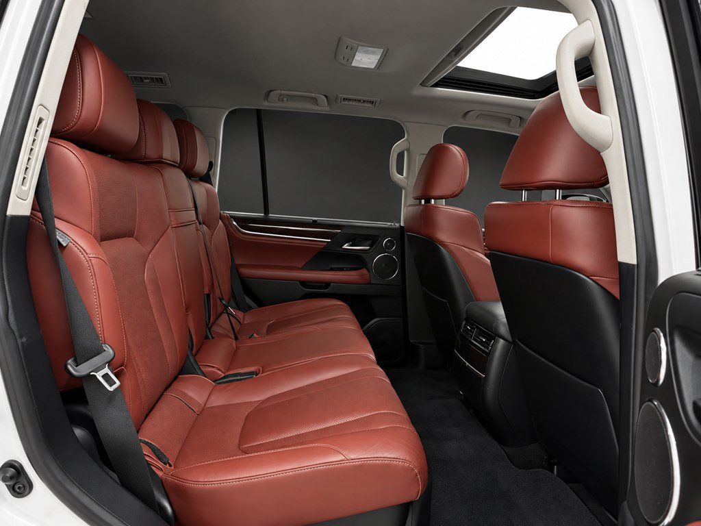 Used 2020 Lexus LX 570 4WD w/ Luxury Package image 19