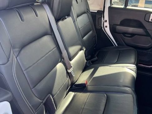 Used 2023 Jeep Wrangler Unlimited Sahara w/ Cold Weather Group AWD/4WD image 14