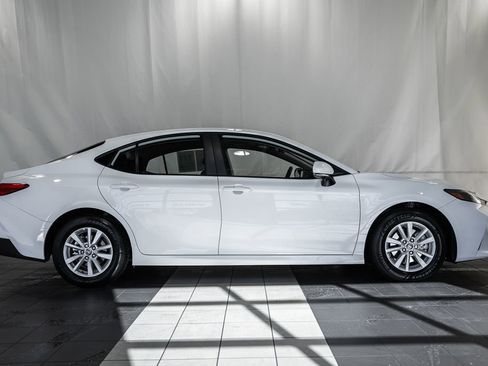 Used 2026 Toyota Camry LE image 3