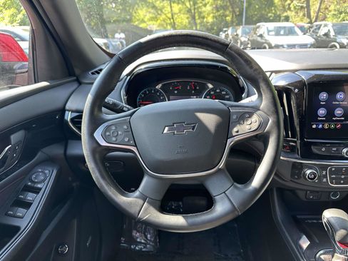 Used 2023 Chevrolet Traverse RS image 11
