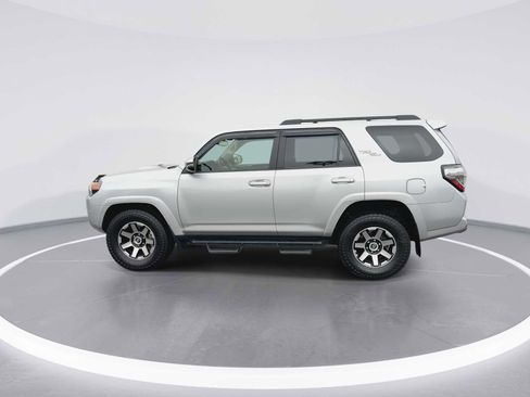Certified 2022 Toyota 4Runner TRD Off-Road Premium image 5