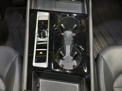 Certified 2025 Volkswagen Atlas SEL image 37