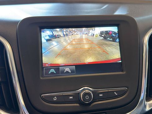 Used 2018 Chevrolet Equinox LT AWD/4WD image 16