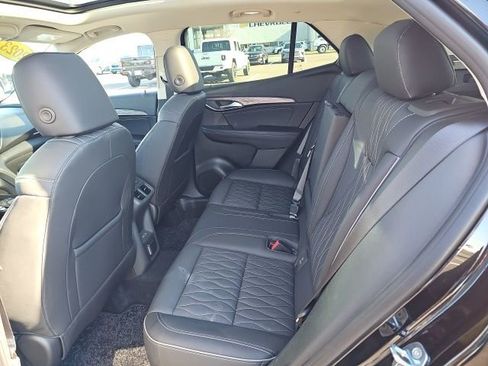 Used 2023 Buick Envision Avenir image 26