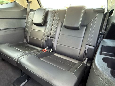 Used 2023 Volkswagen Atlas SE w/ Black Wheel Package image 34