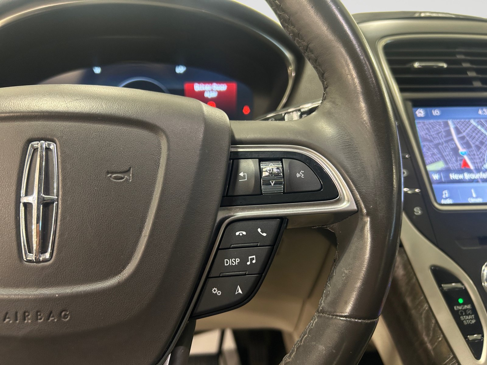 Used 2020 Lincoln Nautilus Reserve w/ Cargo Utility Package FWD image 22