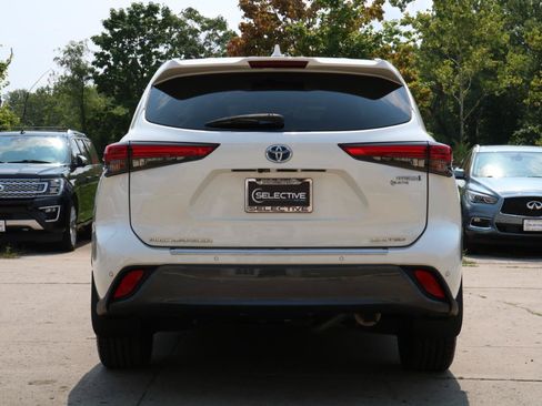 Used 2021 Toyota Highlander Limited AWD/4WD image 11