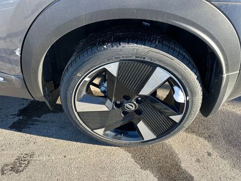 New 2025 Nissan Kicks SR image 34