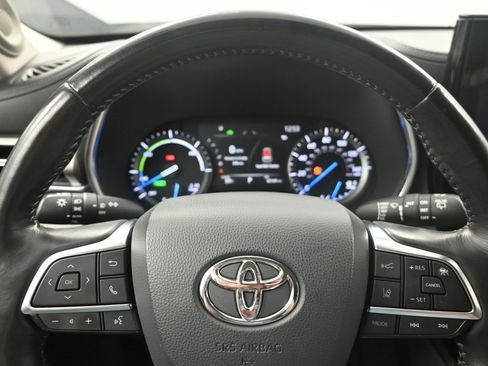Used 2021 Toyota Highlander Limited image 15