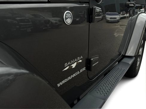 Used 2017 Jeep Wrangler Sahara w/ Connectivity Group image 26