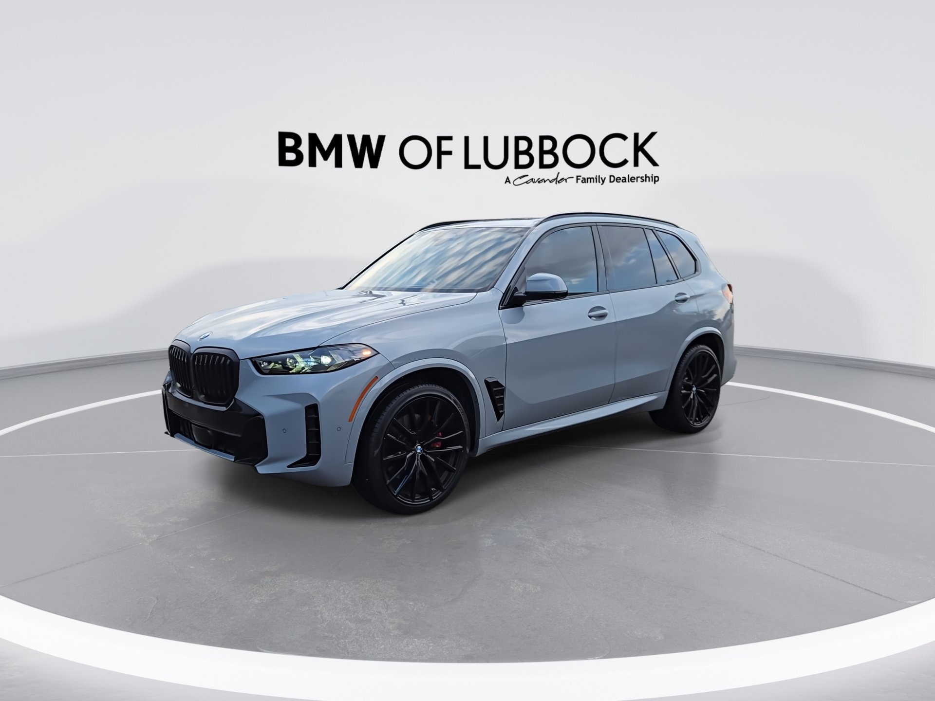 Used 2024 BMW X5 xDrive40i w/ M Sport Package AWD/4WD image 4