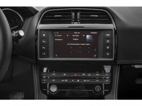 Used 2020 Jaguar F-PACE Premium image 10