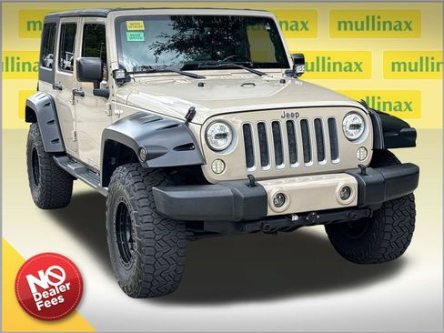 Used 2016 Jeep Wrangler Unlimited Sahara w/ Max Tow Package AWD/4WD image 1