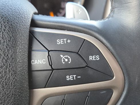 Used 2016 Jeep Grand Cherokee Laredo w/ Quick Order Package 23E image 5