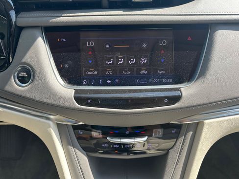Used 2022 Cadillac XT5 Premium Luxury FWD image 9