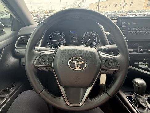 Certified 2022 Toyota Camry SE image 7