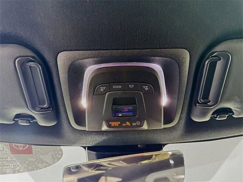 Certified 2023 Toyota Corolla SE w/ Carpet Mat Package (TMS) image 18