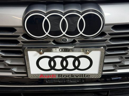Used 2024 Audi Q8 e-tron Premium Plus AWD/4WD image 29