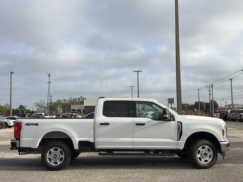 Used 2025 Ford F250 XLT AWD/4WD image 4