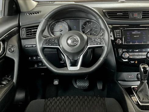 Used 2019 Nissan Rogue SV AWD/4WD image 8
