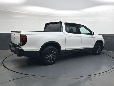 Certified 2023 Honda Ridgeline Sport image 4