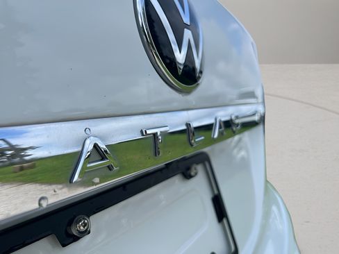Used 2021 Volkswagen Atlas Cross Sport SEL R-Line FWD image 36