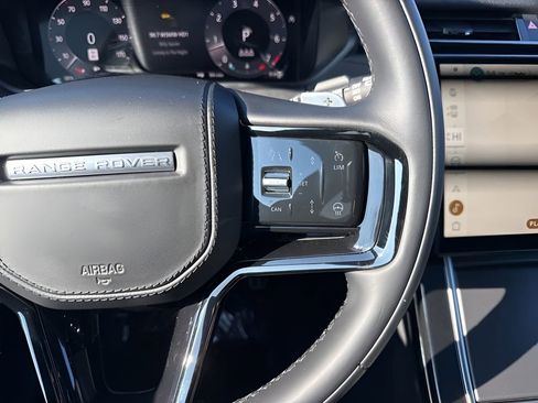 Used 2024 Land Rover Range Rover Velar Dynamic SE image 17