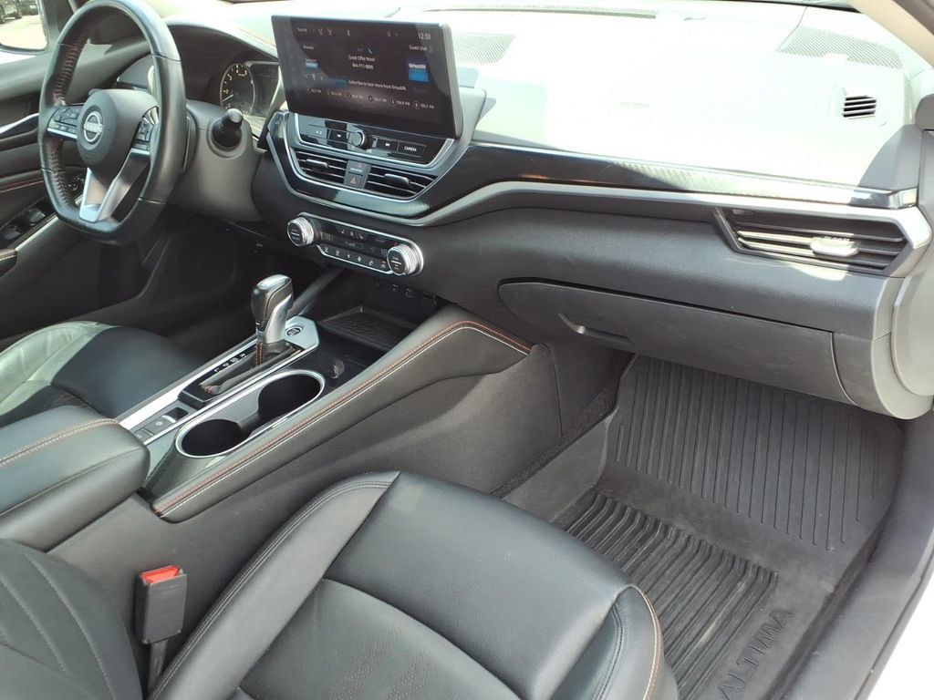 Used 2023 Nissan Altima 2.5 SR AWD/4WD image 11