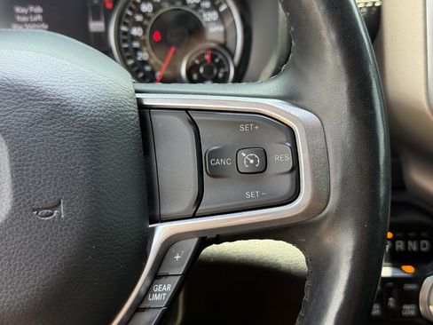 Used 2020 RAM 1500 Laramie AWD/4WD image 16